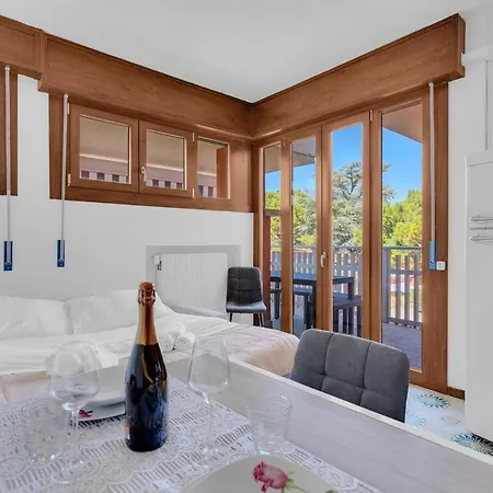 Apartmán 200mt - Flower With Pool & Tennis Peschiera del Garda